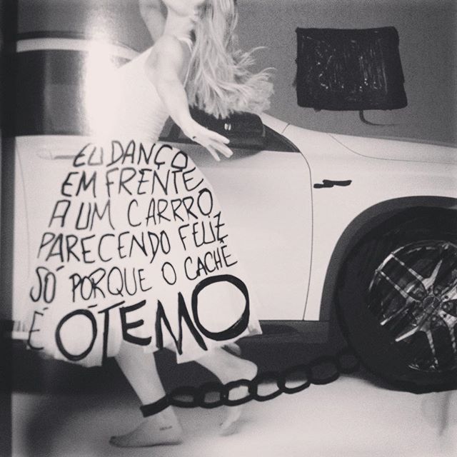 Faria o mesmo e acabou a canetinha #typography #tipografia #cadernodedesenho #pretoebranco #revista #blackandwhite #pretoebranco
