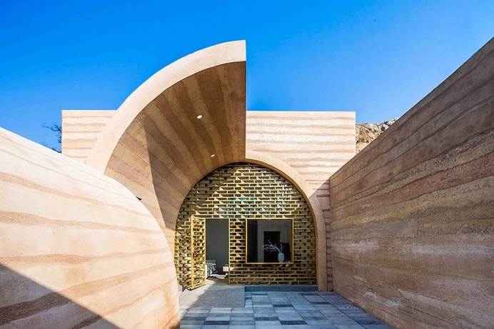 Rural Cave House / hyperSity Architects