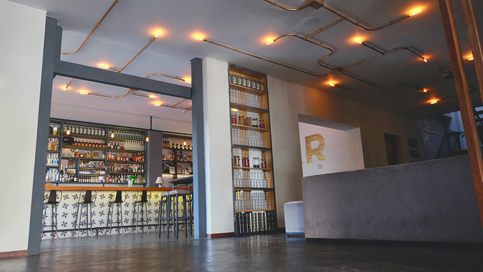 Destileria / studiobrutal.com