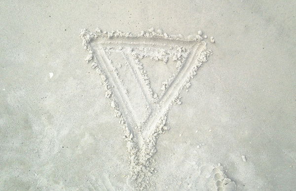 Veronica Mae #lifestyle #design #veronica #brand #triangle #sand #mae #logo