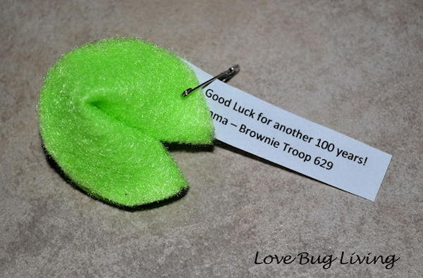 30+ Cool Girl Scout SWAPS Ideas #scout #girl #friend #gift #ideas