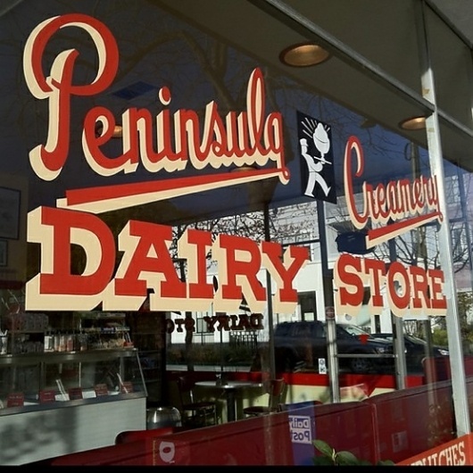 we love typography. a place to bookmark and savour quality type-related images and quotes #lettering #front #sign #store #painter #hand #typography