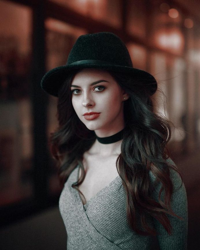Gorgeous Natural Light Women Portrait Photography by Abel Lares