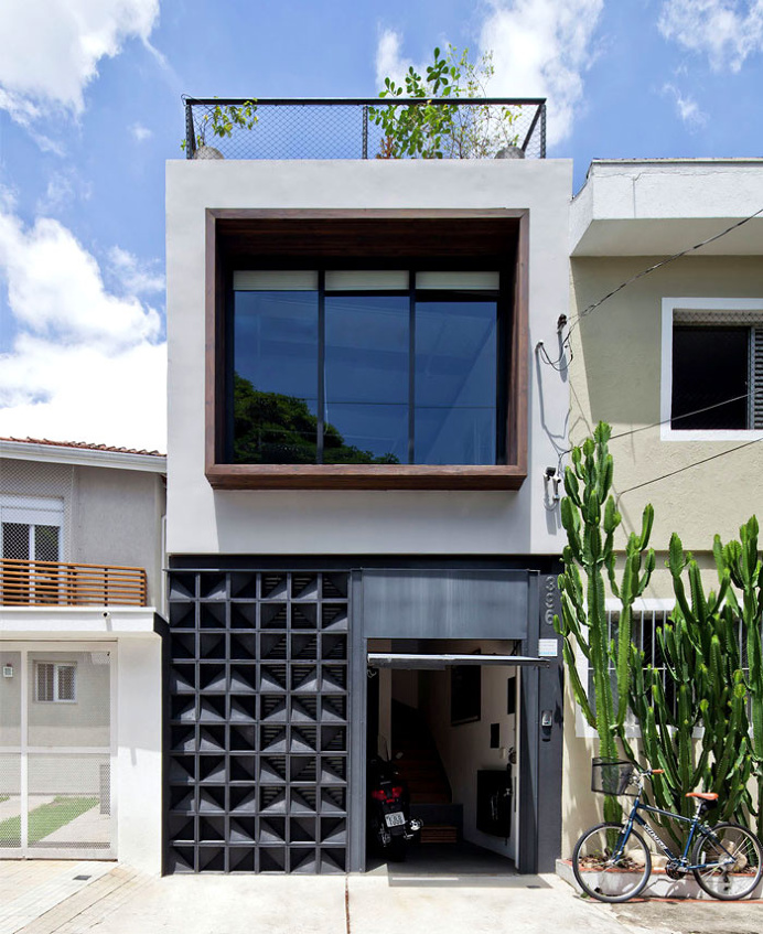 SuperLimao Studio Designed Urban House With Artistic Facade - #decor, #interior, #homedecor, #house, #home, #architecture