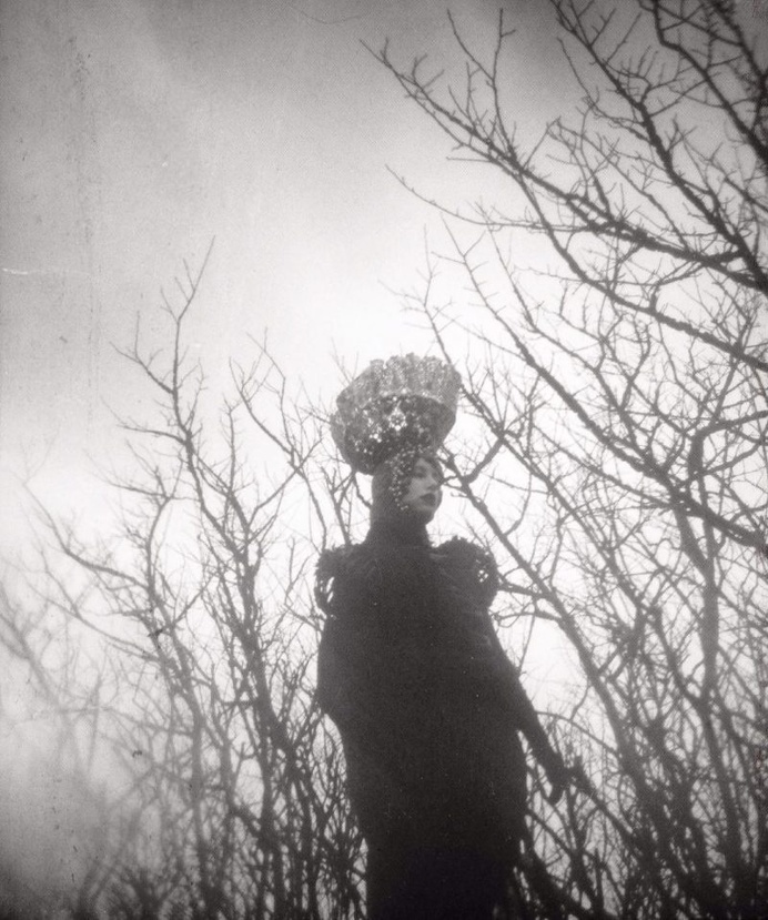 Gorgeously Mysterious, Melancholic and Fine Art Portrait Photography by Nona Limmen