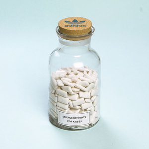 Emergency kiss mints