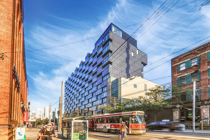 Thompson Residences at 629 King St W, 38 Stewart St & 621 King St W. This loft is located in Downtown, Toronto - image #2 of 8 by Strata.ca
