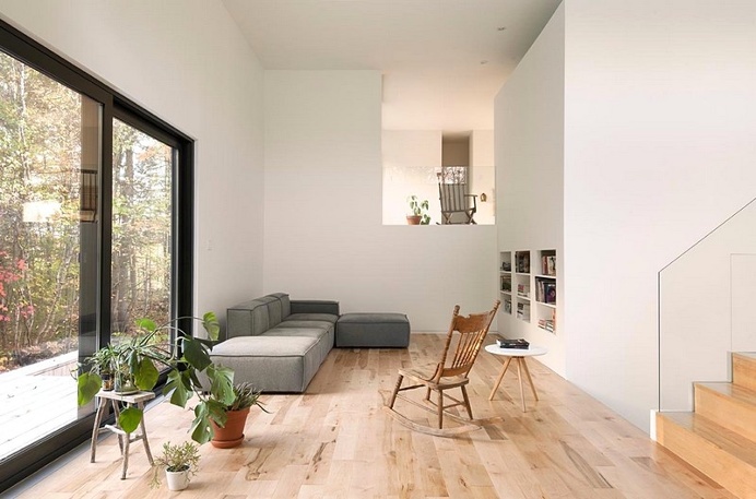 Maison Terrebonne – Transformation of a 90's Bungalow / La Shed Architecture
