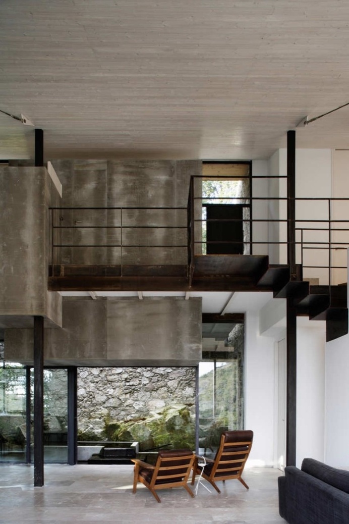 Abandoned Stable Converted into a Family Home