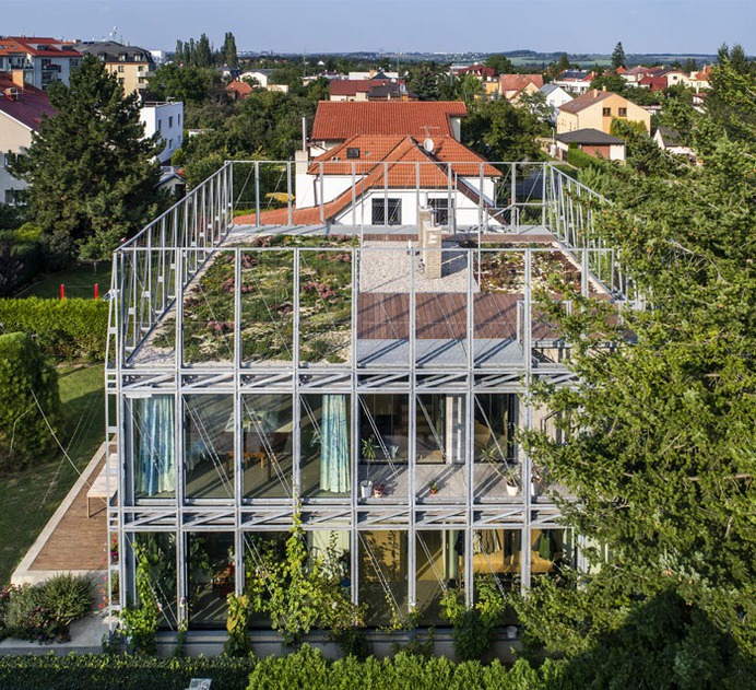 sustainable design trends vertical gardening 3