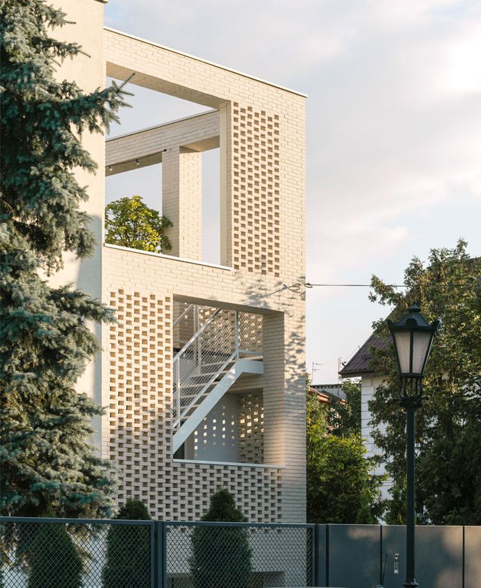 Modern and Flexible Home for a Four-member Family