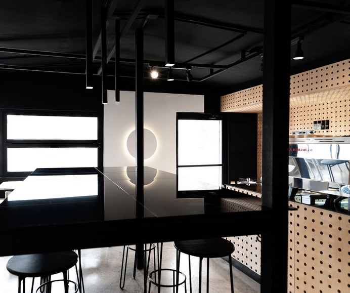 Negroblanco Cafe - Mindsparkle Mag Yeye Design designed the branding for Negro Blanco Café. #logo #packaging #identity #branding #design #color #photography #graphic #design #gallery #blog #project #mindsparkle #mag #beautiful #portfolio #designer