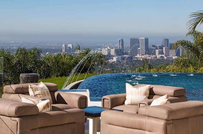 Take a tour inside the $85-million home in Beverly Hills - www.homeworlddesign. com (16) #interior #design #architecture #luxuryhome