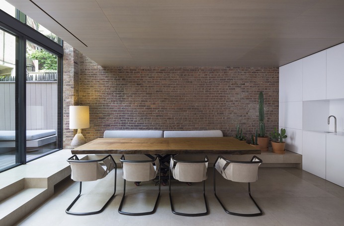 Brownstone House by Studio Arthur Casas