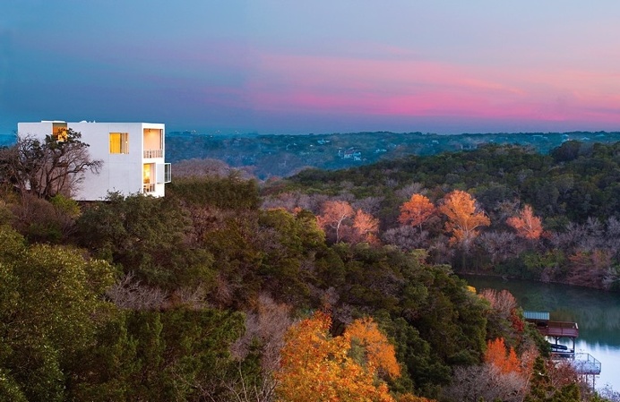 Cliff House – Contemporary Luxury Delivers Captivating Views