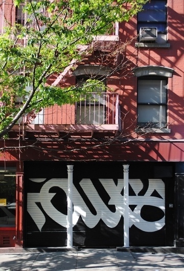 CUSTOM LETTERS 2010, TOP 10 — LetterCult #italic #script #white #black #paint