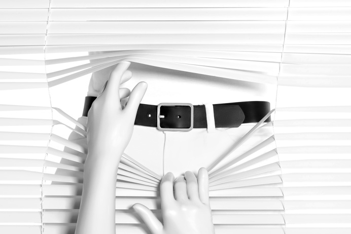 Minimalist white chainsaw from Upton belts MMXV shoot by wedge and lever. #Blinds #belt #object #whiteonwhite #art #real #white #black #fla