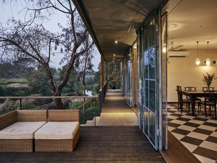 The Riparian House by Architecture BRIO