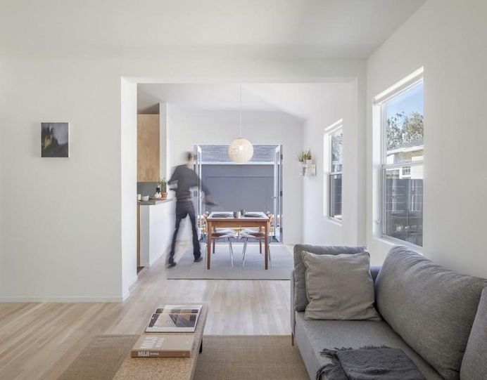Rear Window House by Edward Ogosta Architecture 5