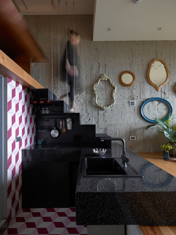 A TAIPEI HOUSE DESIGNED FOR TOY BUILDING AND COLLECTIONS