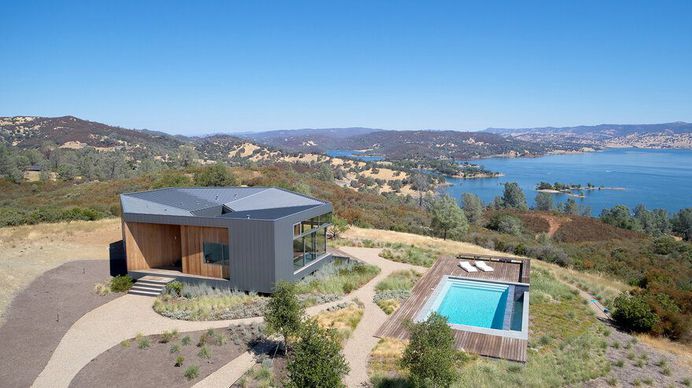 Hexagonal House that Offers Views from All Six Sides Goto House
