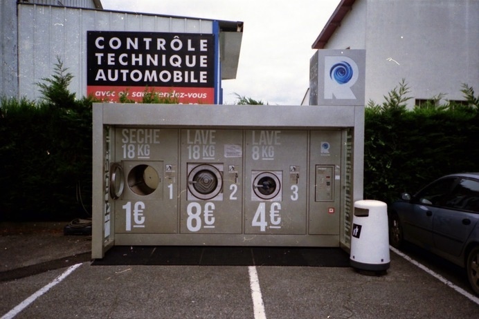 007 | Triangular Love. #machine #france #euro #laundry #film #yashica #t4