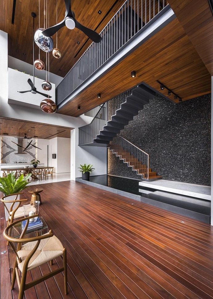 Courtyard Residence / Ming Architects