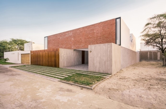 House LB Piura / Riofrio+Rodrigo Arquitectos #architecture