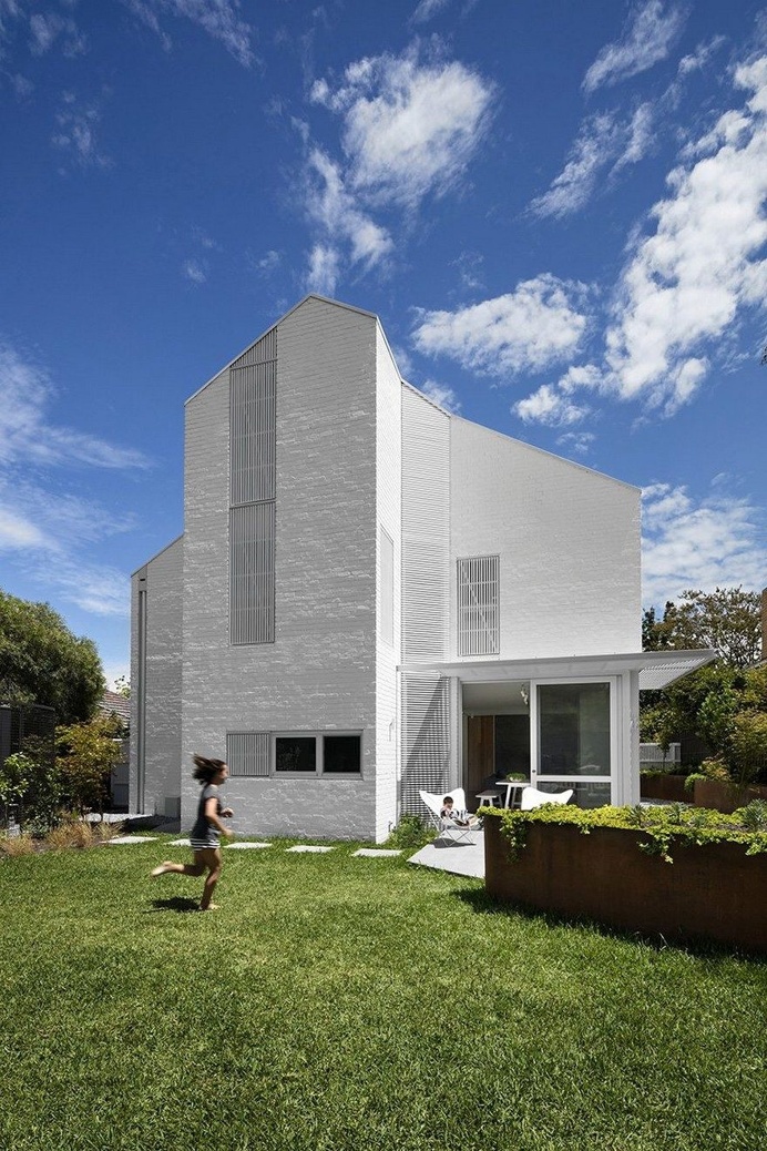 Halo House Features Aesthetics and Design Inspired by Nordic Modernism