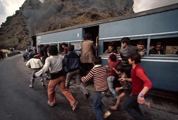 Trains Steve McCurry13 #india #photography #railway