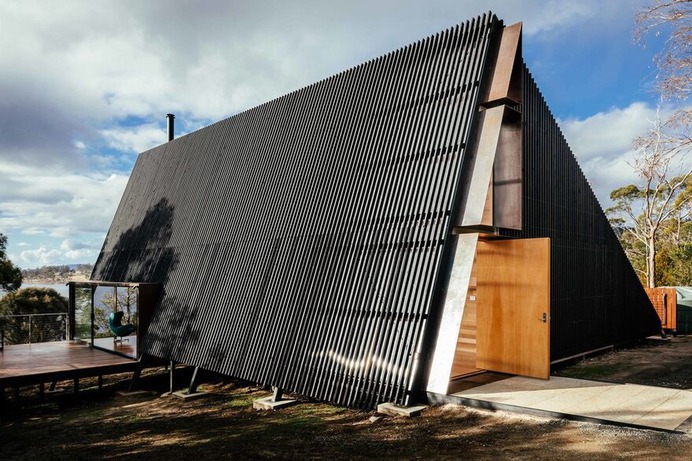 Apollo Bay House on Tasmania's Idyllic Bruny Island