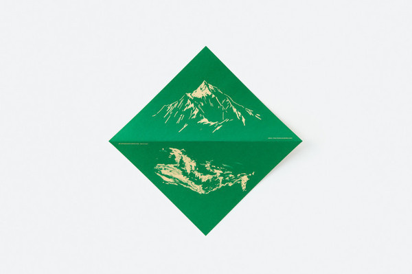 1209_oyama_008_m #fold #mountain #origami #triangle #paper #green