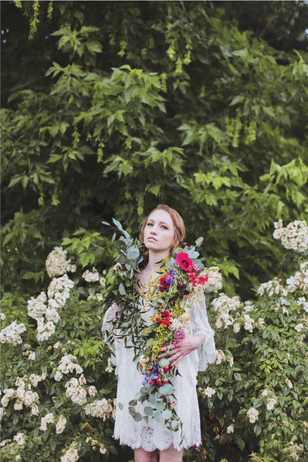 flowergarden2 #red #hipster #floral #bride #photography #soft #fashion #wedding #kinfolk #flowers