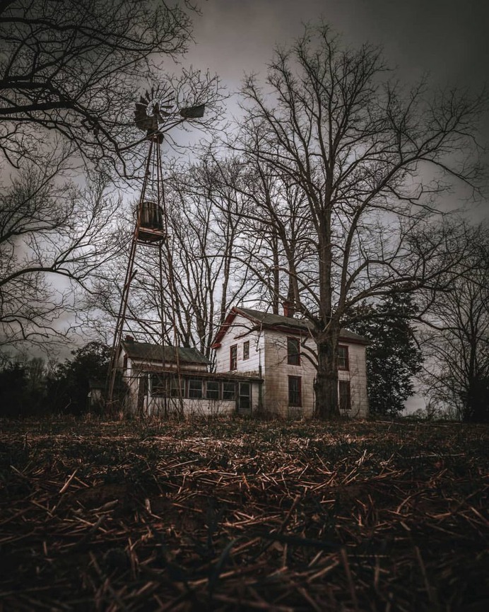 Brilliant Abandoned Houses in Virginia and North Carolina by Kyle Boykin