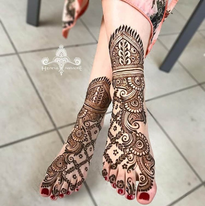 What are some of the latest and most popular mehndi designs in India? -  Quora