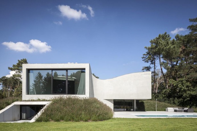 Office O architects: Villa MQ | Sgustok Design