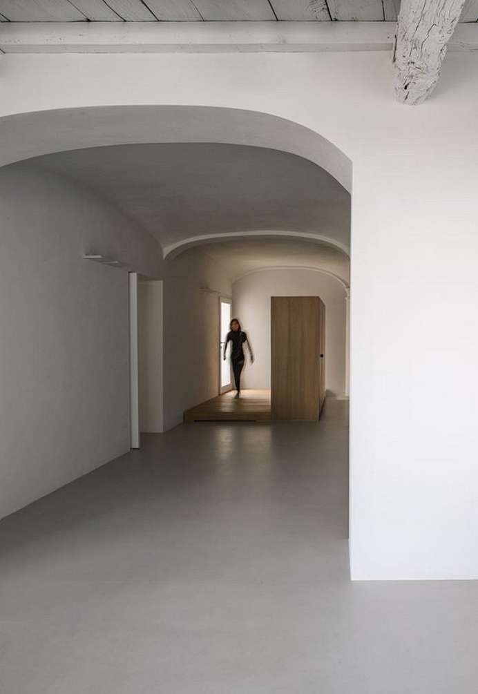 AG Apartment by Duearchitetti
