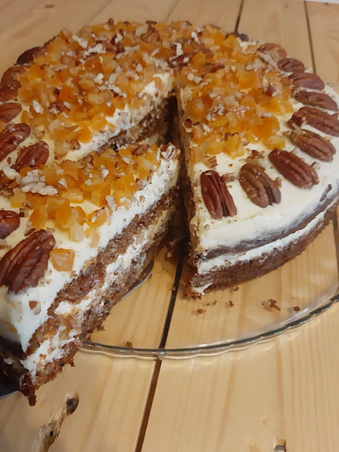 Ciasto marchewkowe z ananasem i kremem philadephpia - AleTorcik! - przepisy na pyszne, domowe ciasta, ciasteczka i torty.