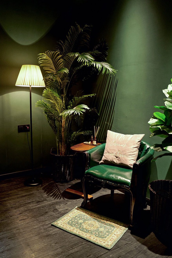 Aroma Dream Thai Massage & Spa / DDDD Creative Studio