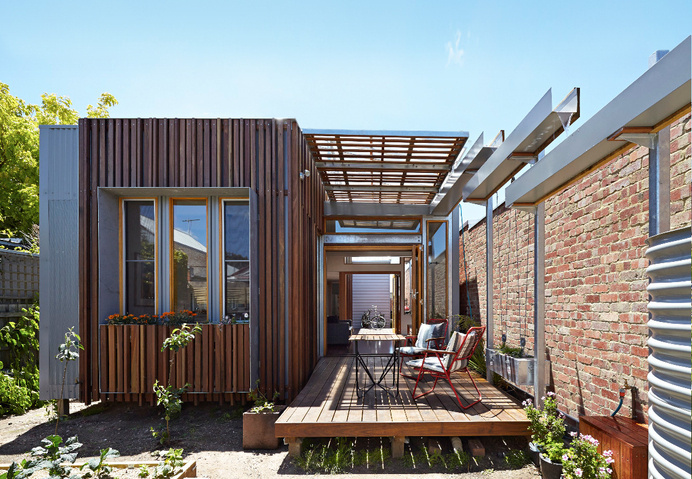 Retractable Roof House Kinetically Adapted to the Climate of Melbourne #melbourne #architecture
