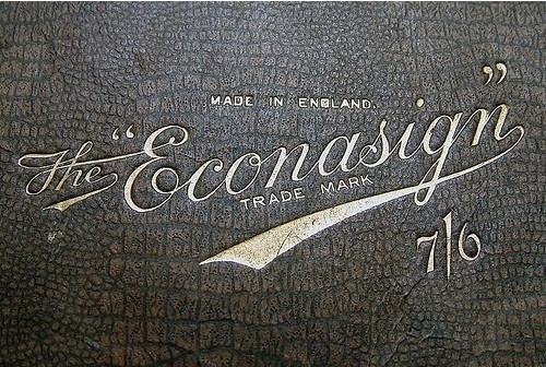 Vintage and Retro Typography Showcase - Smashing Magazine #typography