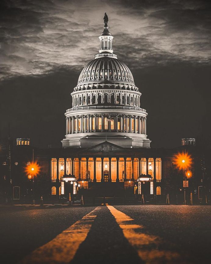 Stunning USA Street Photography by Zack Lewkowicz