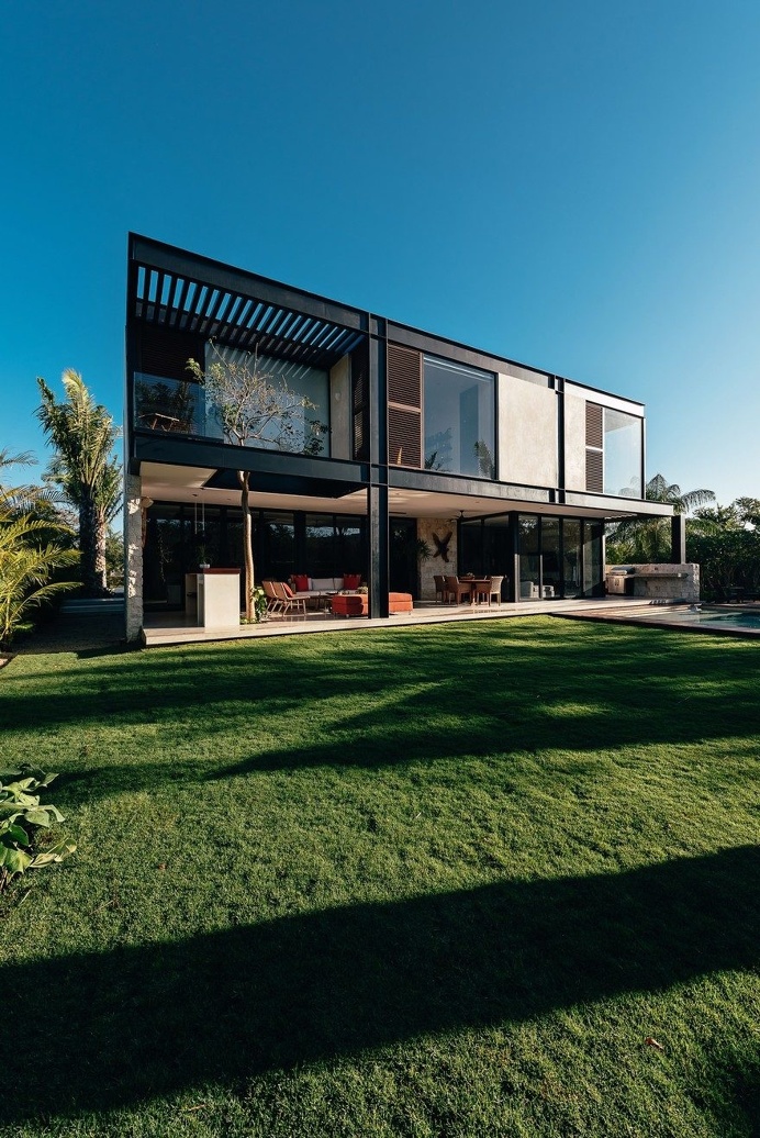 Merida House Provides an Intimate Place for a Family of Five 4