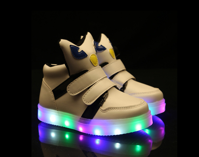 Children light-emitting cute shoes white