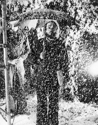 tumblr_lzq93sqcPI1r858p5o1_1280.jpg (548×699) #kubrick #white #photo #black #photograph #and #stanley