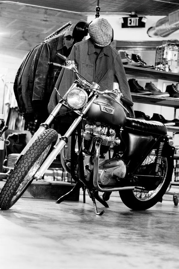 VOIX - Reserve Supply Co | www.gabrieldesignblog.com #racer #cafe #reserve #supply #triumph #company #bonneville #motorcycle