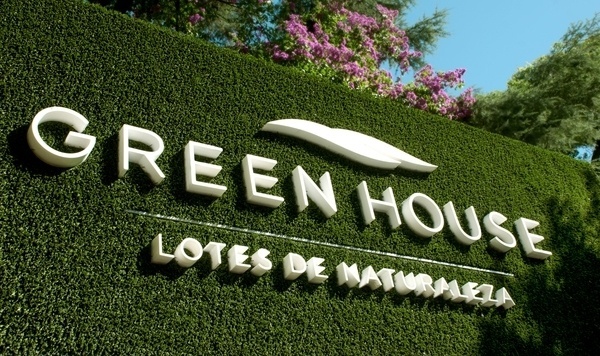Green House Billboard on the Behance Network #logo #house #green #grass #concept #billboard #idea #real state