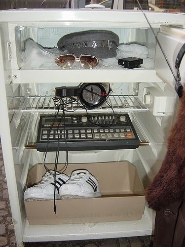 v6pzj4.jpg 375×500 pixels #adidas #shoes #headphones #sampler #cazal #hiphop #sneakers #music #shades #korg