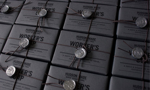 Hudson Made by Hovard Desgin via www.mr cup.com #packaging #black