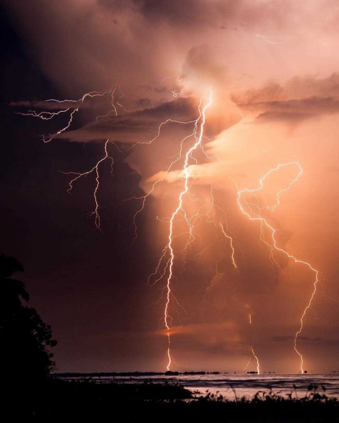 Extreme Weather: Storm Chaser Photography by Jonas Piontek